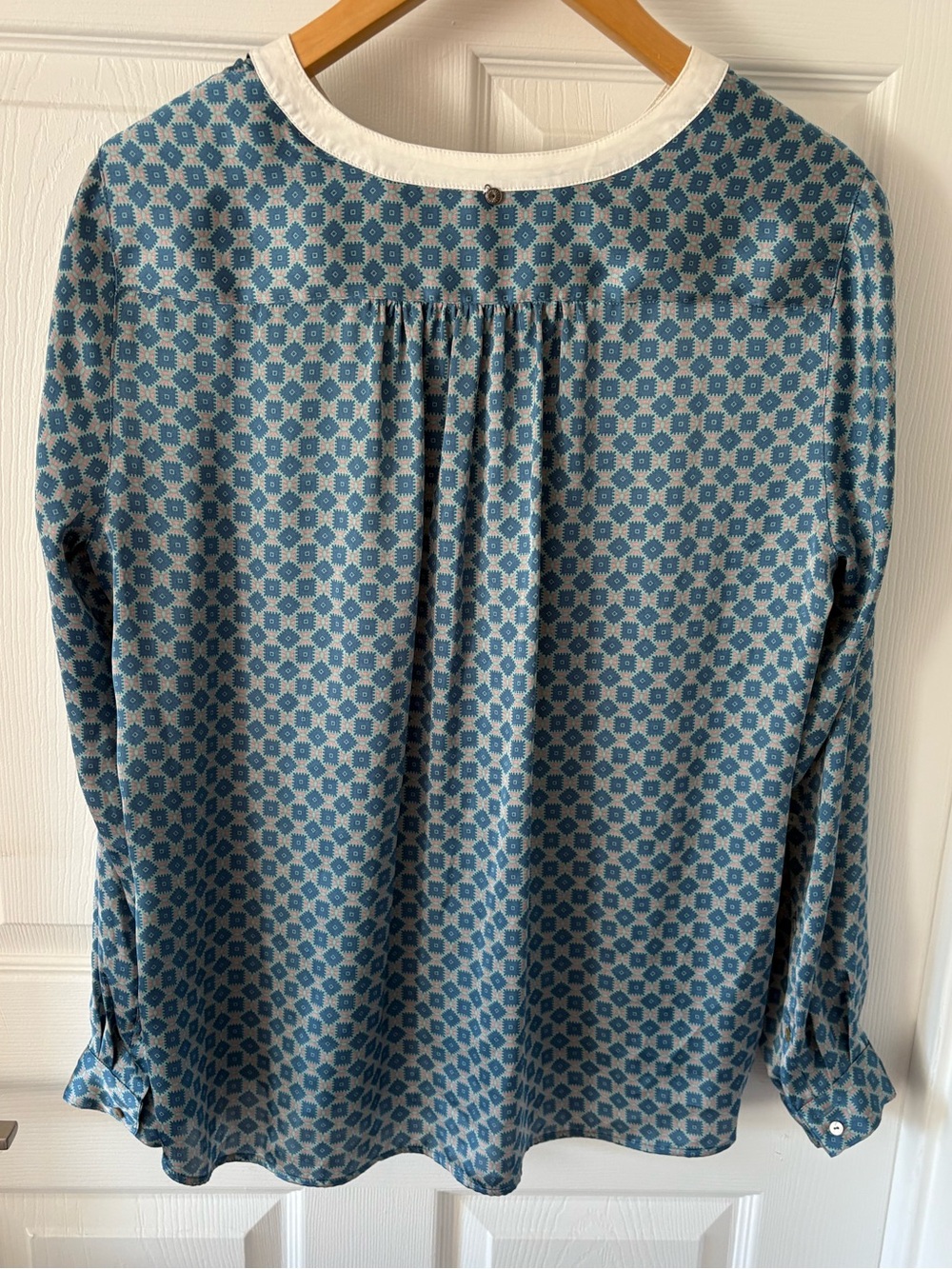 Flowers for Friends Blue Geometric Medallion Split-Neck Blouse Size 38 (US8) - Picture 2 of 3